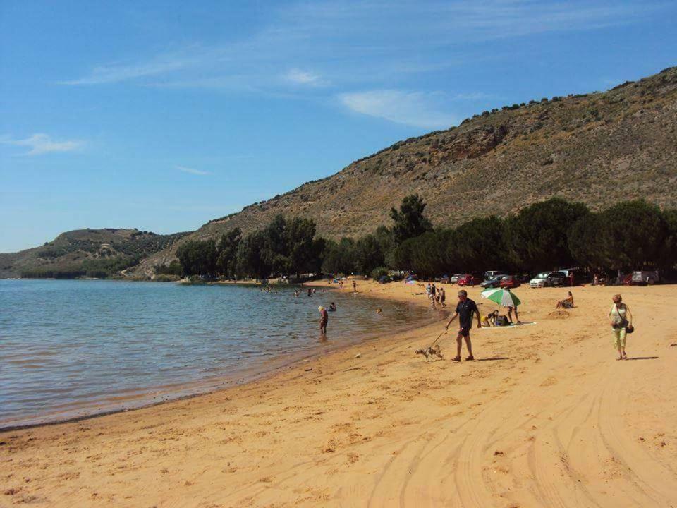 Cortijo De La Cruz Villa Iznájar Kültér fotó